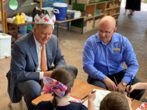 Labor leader pledges huge savings with new childcare plan