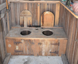 Room for two, Boonah’s double dunny fit for a King