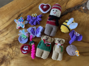 Beauy creatives spreading joy through knitted toys