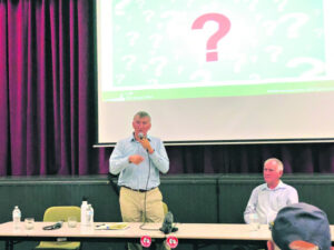 Mayor addresses ‘malicious gossip’, residents address ‘disgrace’