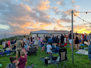 Aria award winning singer performs free Beechmont show