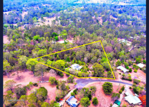 Home with landscaped gardens in a quiet cul de sac