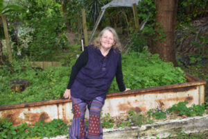 Happy hippy grower proves caring is sharing