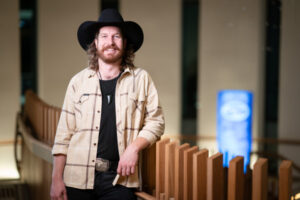 Standout Idol audition for Beauy salesman