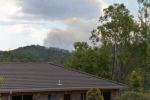 Kooralbyn residents prepare for days of fire