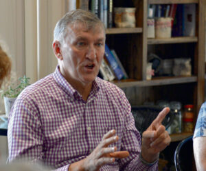 Mayor refuses to apologise for attack on media