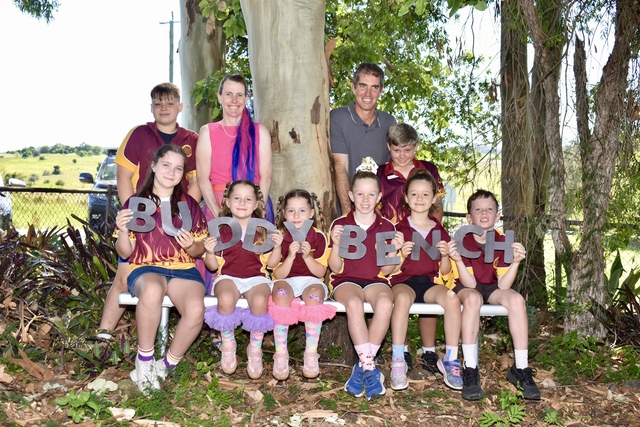 Roadvale P&C brings buddy benches to school